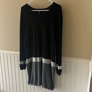 LN CHARLIE PAIGE SWEATER/SWEATER DRESS SIZE MEDIUM BLACK GREY & WHITE
